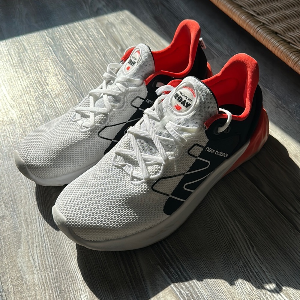 New Balance Fresh Foam ROAV Shoes